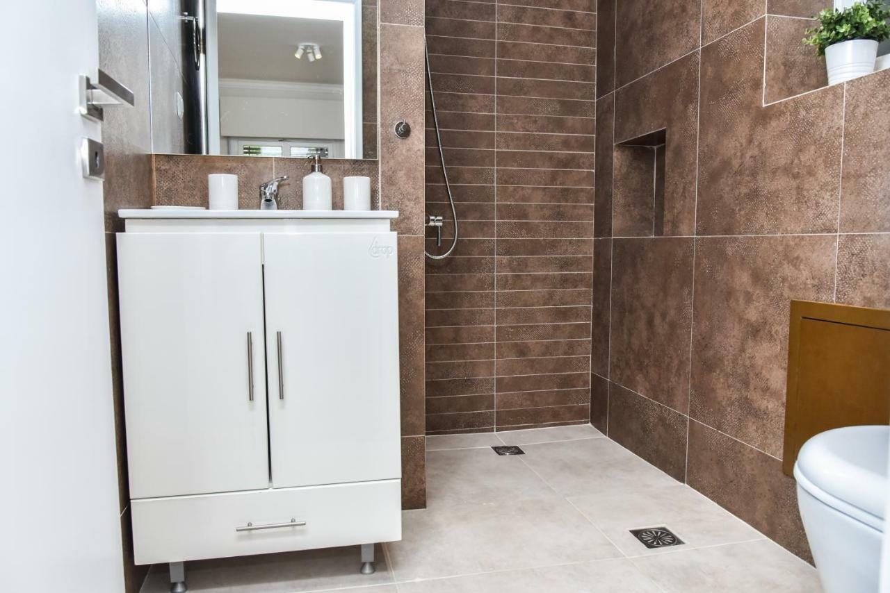 Modern Apartment At Exarchia 1 Bed 2 Pers Athens Luaran gambar